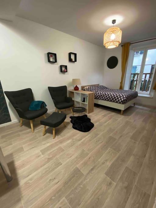Charmant Studio Idealement Place Et Paisible ! Олорон-Сен-Мари Екстериор снимка